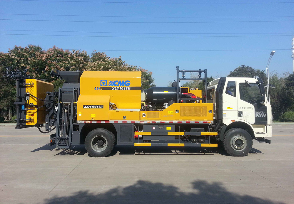 XLY103TB 瀝青路面養(yǎng)護車